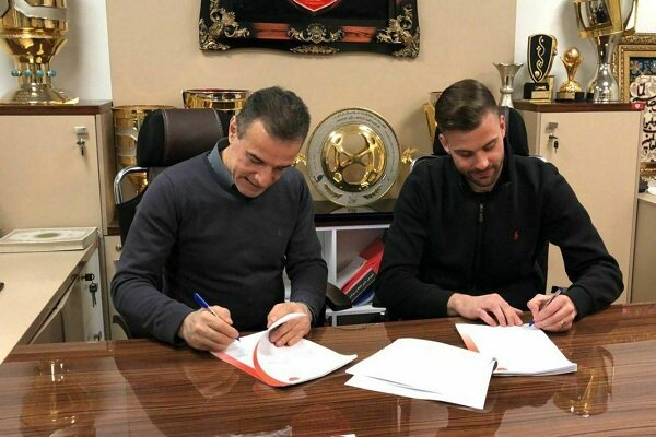 ۶۶ میلیارد تومان در جیب دروازه بان کروات پرسپولیس ۶۶ میلیارد تومان در جیب دروازه بان کروات پرسپولیس