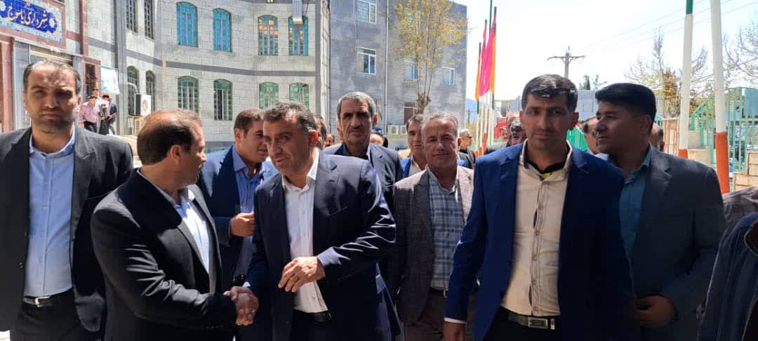 بازدید سر زده منتخب مردم شهرستان بویراحمد،دناو مارگون از شهرداری یاسوج بازدید سر زده منتخب مردم شهرستان بویراحمد،دناو مارگون از شهرداری یاسوج