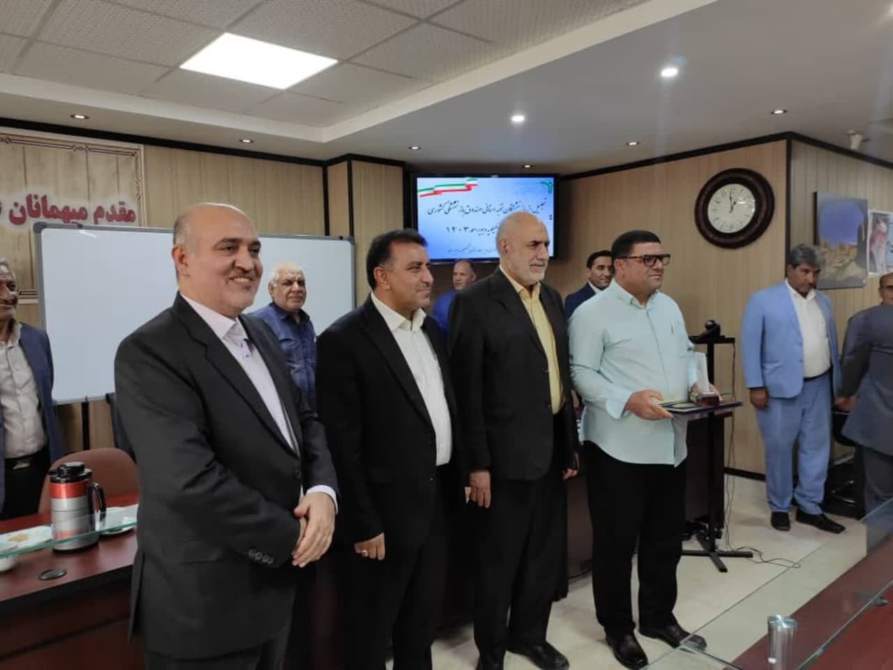 بررسی مسایل، مشکلات و مطالبات بازنشستگان کشوری در کهگیلویه وبویراحمد