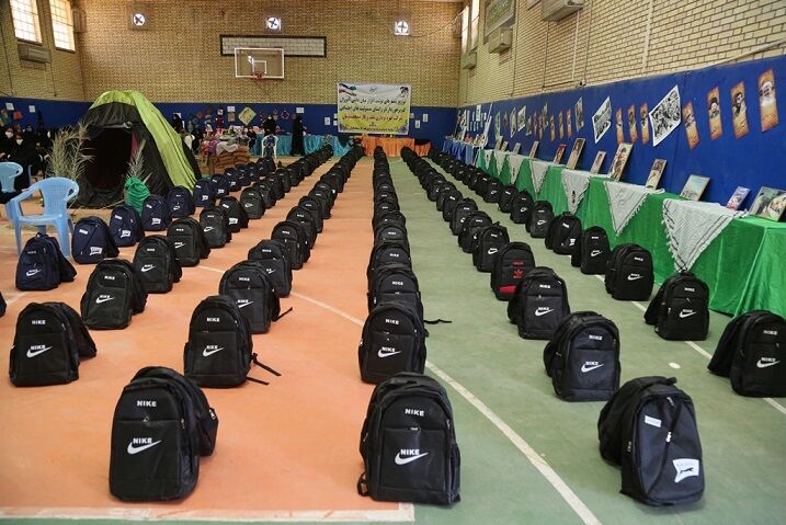 توزیع بیش از ۳ هزار بسته نوشتافزار میان دانشآموزان منطقه گچساران توزیع بیش از ۳ هزار بسته نوشتافزار میان دانشآموزان منطقه گچساران