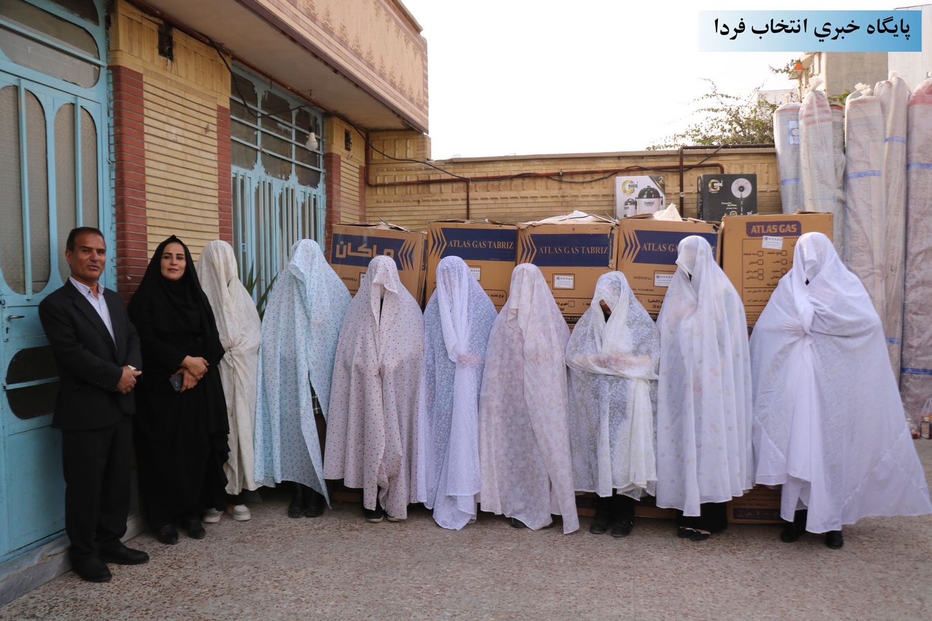 خیریه آبشار عاطفهها ۱۰ جهیزیه به نوعروسان گچساران اهدا و۱۲۰ بسته معیشتی بین نیازمندان توزیع کرد خیریه آبشار عاطفهها ۱۰ جهیزیه به نوعروسان گچساران اهدا و۱۲۰ بسته معیشتی بین نیازمندان توزیع کرد