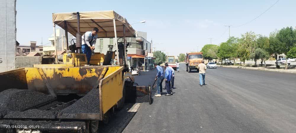 بتن ریزی و کف سازی پیاده راه معابر شهری دوگنبدان تداوم دارد بتن ریزی و کف سازی پیاده راه معابر شهری دوگنبدان تداوم دارد