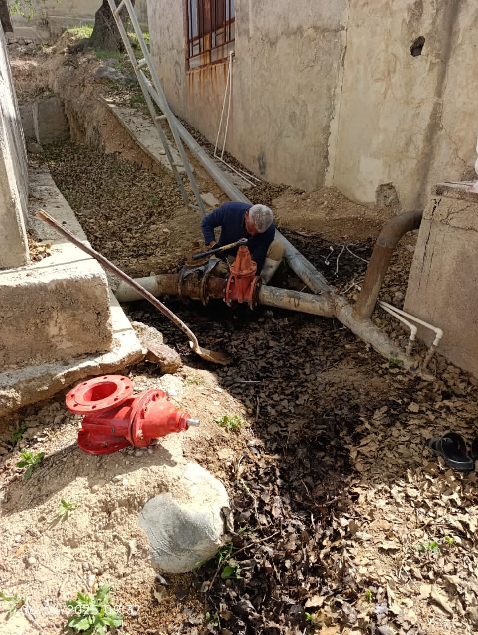 رفع تنش بی‌آبی ۶۰۰ مشترک در پنج روستای دنا با مشارکت مردم و دهیاری /تعویض خط انتقال ۱۳۰ خانواری امیرآباد