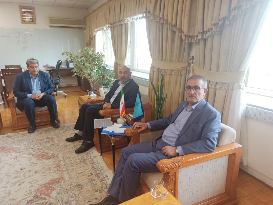 طرح مشکلات تعاونیهای راکد کهگیلویه و بویراحمد در دیدار با وزیر کار طرح مشکلات تعاونیهای راکد کهگیلویه و بویراحمد در دیدار با وزیر کار