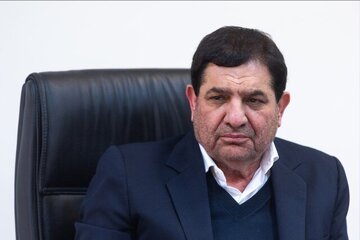 تصویری از حضور مشاور و دستیار رهبری در منزل شهید رئیسی