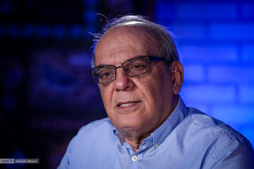 عباس عبدی: دکتر علفی در صداوسیما در مورد روانشناسی جنگ حرف میزند/ فیلترینگ یک فاجعه تمام عیار است و عدهای نانش را میخورند عباس عبدی: دکتر علفی در صداوسیما در مورد روانشناسی جنگ حرف میزند/ فیلترینگ یک فاجعه تمام عیار است و عدهای نانش را میخورند