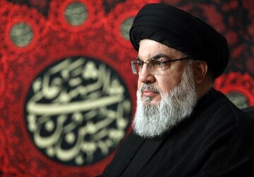 تصویری منتشر نشده از شهیدان شادمانی و رشید در کنار سید حسن نصرالله در دهه ۹۰ تصویری منتشر نشده از شهیدان شادمانی و رشید در کنار سید حسن نصرالله در دهه ۹۰