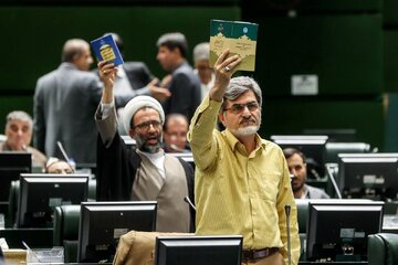 مهدی کوچک‌زاده؛ بریده از جبهه پایداری و همیشه عصبانی/ ماجرای درگیری شدید او با علی مطهری چه بود؟