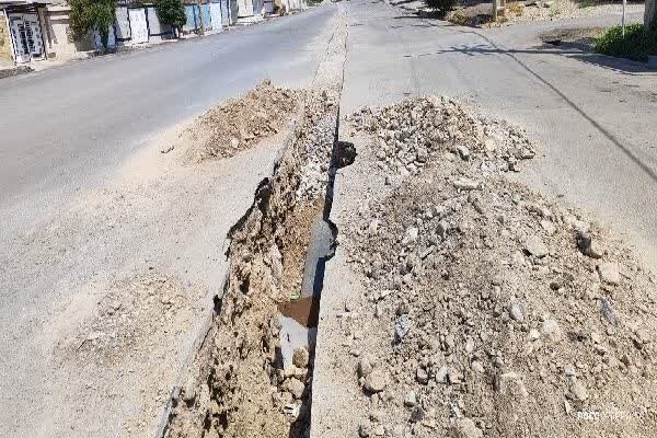 گلایه مردم دوگنبدان از رها کردن کندهکاری ها؛آب و فاضلاب: پول نداریم! گلایه مردم دوگنبدان از رها کردن کندهکاری ها؛آب و فاضلاب: پول نداریم!