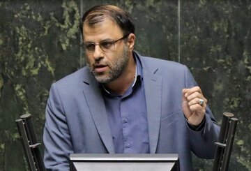 اظهارات عجیب عضو کمیسیون اقتصادی مجلس درباره پرونده بانک آینده؛ در دوران سکوت درباره این بانک می خواستند کل سهام را به شرکت جدید انصاری منتقل کنند! اظهارات عجیب عضو کمیسیون اقتصادی مجلس درباره پرونده بانک آینده؛ در دوران سکوت درباره این بانک می خواستند کل سهام را به شرکت جدید انصاری منتقل کنند!