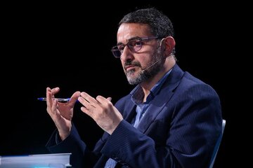 حمله یک نماینده مجلس به ظریف بابت افشاگری کارشکنی‌های روسیه/ سکوت را رعایت کنید/ اگر ادامه دهد، دادستانی کل فورا ظریف را احضار کند!