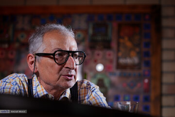 زیباکلام خطاب به عراقچی: چطور طی سی سالی که روسیه و چین تسلیحات هستهای تولید میکردند، هیچ اعتراضی نکردید؟ زیباکلام خطاب به عراقچی: چطور طی سی سالی که روسیه و چین تسلیحات هستهای تولید میکردند، هیچ اعتراضی نکردید؟