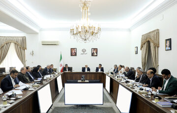 عارف: برای حل مسائل اجتماعی به وفاق و اجماع نیاز داریم/ نوعی قهر اعلام نشده علوم انسانی با نظام حکمرانی وجود دارد که باید تغییر کند عارف: برای حل مسائل اجتماعی به وفاق و اجماع نیاز داریم/ نوعی قهر اعلام نشده علوم انسانی با نظام حکمرانی وجود دارد که باید تغییر کند