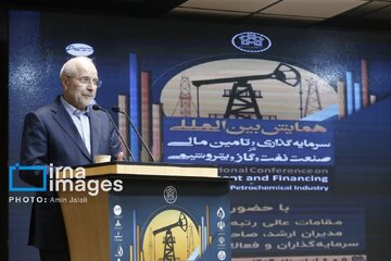 قالیباف: سهم خود تحریمی از تحریم های دشمن بیشتر است/مام معتقد بودند دخالت دولت در اقتصاد اگر کار به زمین نمانده باشد، شرعاً حرام است