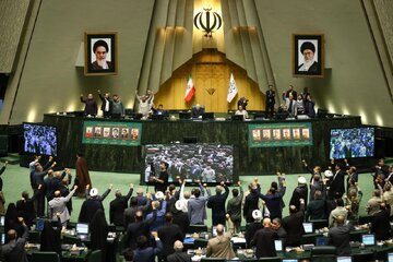 نقشه جدید تندروها ؛ گنجاندن مفاد قانون حجاب در لایحه منع خشونت علیه زنان! نقشه جدید تندروها ؛ گنجاندن مفاد قانون حجاب در لایحه منع خشونت علیه زنان!