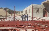 مشارکت گسترده مردم روستای«گِردَوه»  در ساخت سایه‌بان امامزاده