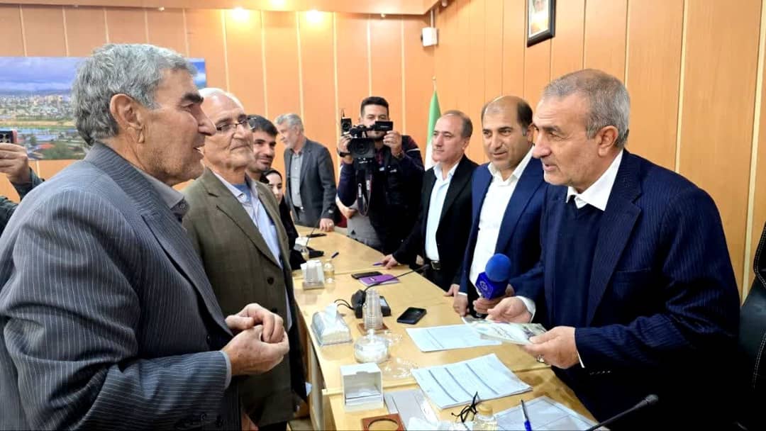 افزایش ظرفیت ملاقاتهای مردمی برای کاهش زمان رسیدگی به درخواستها افزایش ظرفیت ملاقاتهای مردمی برای کاهش زمان رسیدگی به درخواستها