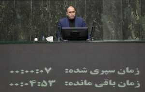 انتقاد تند یک نماینده از پزشکیان بابت مصوبه دولت؛ افزایش قیمت بنزین تنها راهکار نیست/ درِ لگن سازانی را که تحت عنوان خودروساز معرفی می‌شوند تخته کنید