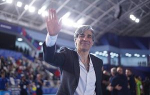 حمله شمسایی به فردوسی‌پور: او پشت تریبون خودش نشسته و هر اراجیفی می‌خواهد می‌گوید/ عادل فکر می‌کند علامه دهر است