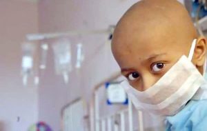 رقابت سرطان و درمان؛بیماران سرطانی در انتظار رادیوتراپی که خاک می خورد