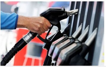 ریزش سنگین ارزش پول ملی / با ۷۰ هزار تومان دهه شصت خودرو می‌خریدند الان یک لیتر بنزین سوپر