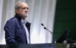 شکار لحظه‌های خاص حضور پزشکیان در جلسه علنی مجلس + عکس