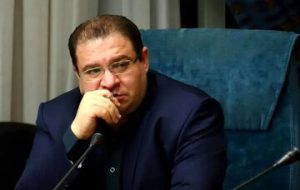 محمد گلزاری: دولت نگرانی‌ها، انتقادات و پیشنهادات درباره مصوبه بنزین را رصد و بررسی می‌کند/ دولت مسیر شوک‌درمانی را طی نکرد