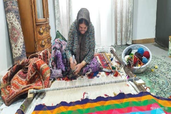 چنگ دلالان بر تار و پود هنر زنان سربیشه، صنایع دستی در سراشیبی سقوط چنگ دلالان بر تار و پود هنر زنان سربیشه، صنایع دستی در سراشیبی سقوط