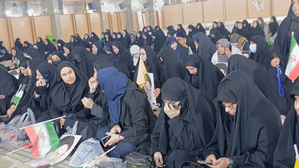 ۹ دی در کهگیلویه و بویراحمد؛ جلوه بصیرت مردمی در مصلی امام خمینی(ره) ۹ دی در کهگیلویه و بویراحمد؛ جلوه بصیرت مردمی در مصلی امام خمینی(ره)