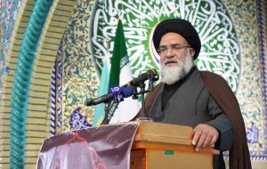 حسینی: احتکار و گران‌فروشی در شرایط جنگ اقتصادی خیانت به مردم است