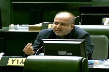 حمله نماینده جبهه پایداری مجلس به پزشکیان: تورم بالای ۵۰ درصد است؛ عدد ۲۰ درصدی مقدس برای افزایش حقوق مردم، از کجا آمده است؟/ درخواست از قوه قضاییه حمله نماینده جبهه پایداری مجلس به پزشکیان: تورم بالای ۵۰ درصد است؛ عدد ۲۰ درصدی مقدس برای افزایش حقوق مردم، از کجا آمده است؟/ درخواست از قوه قضاییه