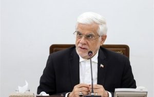 عارف: در  انقلاب دو بال دانشجو و بازاری به میدان آمدند/معاون اول پزشکیان چه تاکیدی درباره مناطق محروم و مرزی داشت؟