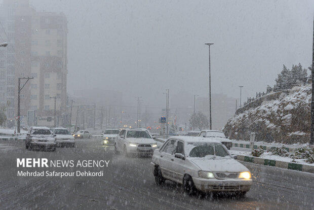 محورهای مواصلاتی کهگیلویه و بویراحمد باز اما لغزنده هستند محورهای مواصلاتی کهگیلویه و بویراحمد باز اما لغزنده هستند