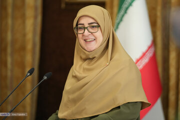 مهاجرانی: نمیشود مردان بنشینند و درباره موضوعات اجتماعی به تنهایی تصمیم بگیرند/ بیان داستان «فیل در اتاق تاریک» درباره خطا در سیاستگذاری مهاجرانی: نمیشود مردان بنشینند و درباره موضوعات اجتماعی به تنهایی تصمیم بگیرند/ بیان داستان «فیل در اتاق تاریک» درباره خطا در سیاستگذاری