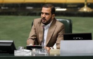 نماینده اهواز: در پنج سال گذشته ۳۱۱ درصد تورم داشتیم/ در تدوین بودجه به دغدغه کارمند، کارگر و بازنشسته، خصوصا نیروهای نظامی توجه بیشتری شود