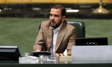 نماینده اهواز: در پنج سال گذشته ۳۱۱ درصد تورم داشتیم/ در تدوین بودجه به دغدغه کارمند، کارگر و بازنشسته، خصوصا نیروهای نظامی توجه بیشتری شود