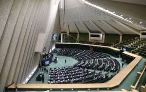 نماینده دزفول : مجلس، نابسامانی بازار را پیگیری می‌کند/ ورود فاضلاب به رودخانه دز متوقف می‌شود