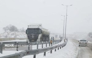 گردنه‌های کهگیلویه و بویراحمد زیر برف و سنگ؛رانندگان با احتیاط برانند