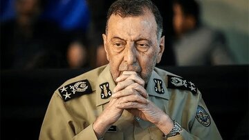 رونمایی از دستنوشتههای منتشرنشده سرلشکر سلیمی/ توضیحات امیر ولی وند از وسایلی که خانواده سرلشکر سلیمی به موزه اهدا کردند رونمایی از دستنوشتههای منتشرنشده سرلشکر سلیمی/ توضیحات امیر ولی وند از وسایلی که خانواده سرلشکر سلیمی به موزه اهدا کردند