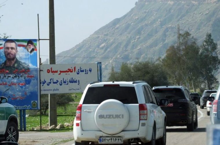 دیدار استاندار از خانواده شهید مدافع امنیت پیمان عباسی