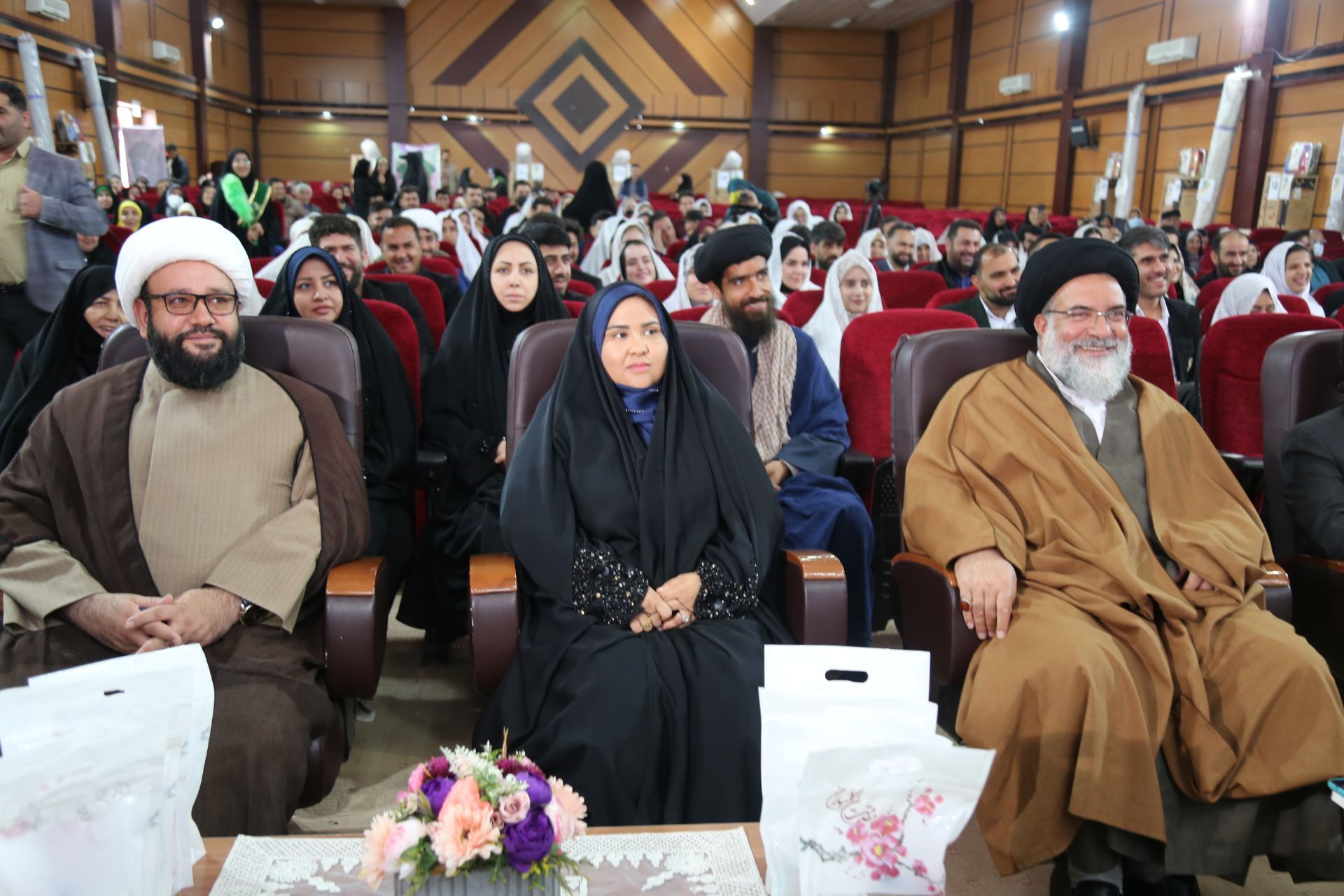 اهدای ۲۲۰ سری جهیزیه به زوج‌های جوان کهگیلویه و بویراحمد توسط بنیاد آبشار عاطفه‌ها