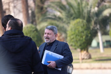 آمار حضرتی از حضور شهروندان در راهپیمایی دیروز/ بخش زیادی از فوت شده‌های حوادث اخیر زیر ۳۵ سال بودند/ دو تن از رهبران معترضین در هیأت دولت صحبت کردند