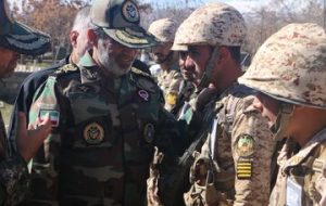 بازدید فرمانده نیروی زمینی ارتش از بازدید از تیپ ۱۶۴ متحرک هجومی پیرانشهر/ تمامی تحرکات دشمنان در مرزهای کشور  لحظه به لحظه رصد می‌شود