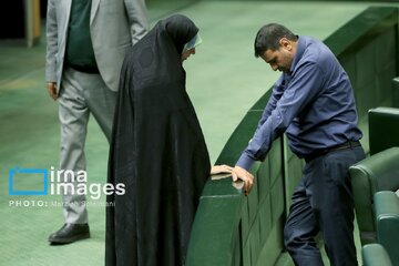 تصویر خاص از جلسه علنی امروز مجلس + عکس تصویر خاص از جلسه علنی امروز مجلس + عکس