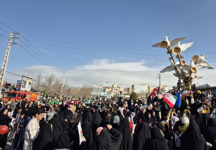 حضور پرشور مردم یاسوج در راهپیمایی ۲۲ بهمن