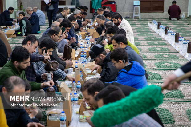 راز یک روزه پُرنشاط؛ لزوم تغذیه صحیح در ماه رمضان راز یک روزه پُرنشاط؛ لزوم تغذیه صحیح در ماه رمضان